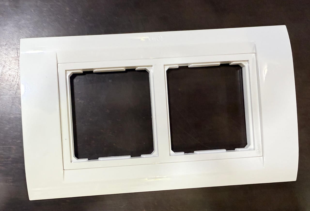 ANCHOR ROMA TRESA PLATE 4 MODULE